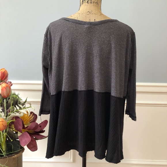 Free People Rare Grey and Black Drippy Thermal Top - Picture 7 of 8
